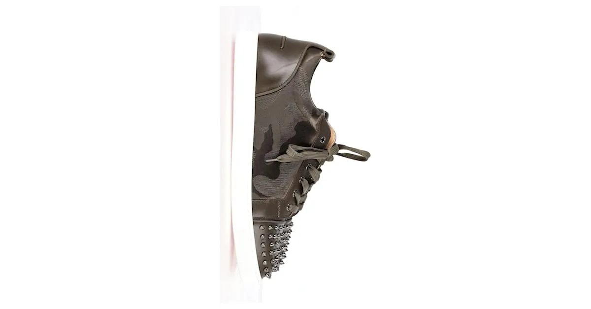 Zapatillas Christian Louboutin Louis Junior Spikes con estampado de camuflaje en cuero de ternera caqui Verde 