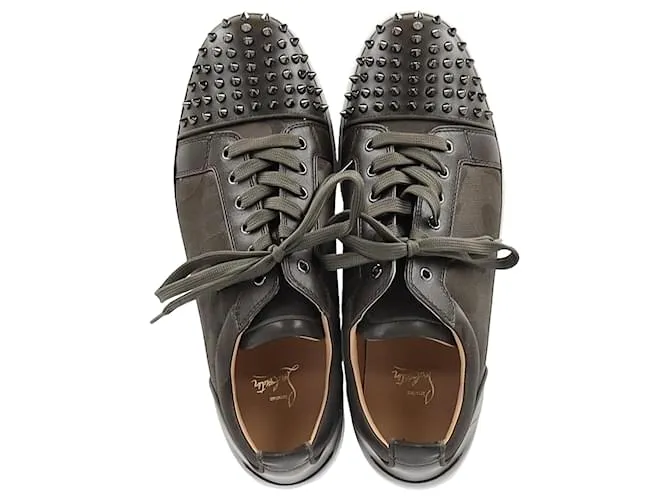 Zapatillas Christian Louboutin Louis Junior Spikes con estampado de camuflaje en cuero de ternera caqui Verde 